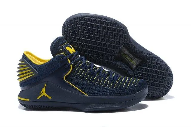 A J XXXII Low 32 University of Michigan Men's Basketball Sneakers Asics Hyper Speed 4 Running Shoes