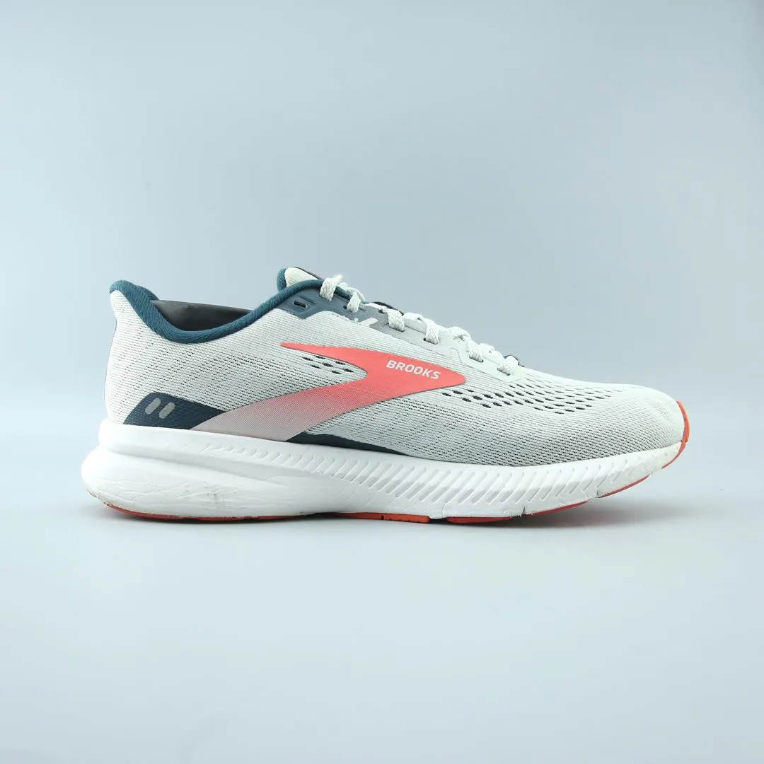 Running Wild Shoes BROOKS LAUNCH 8