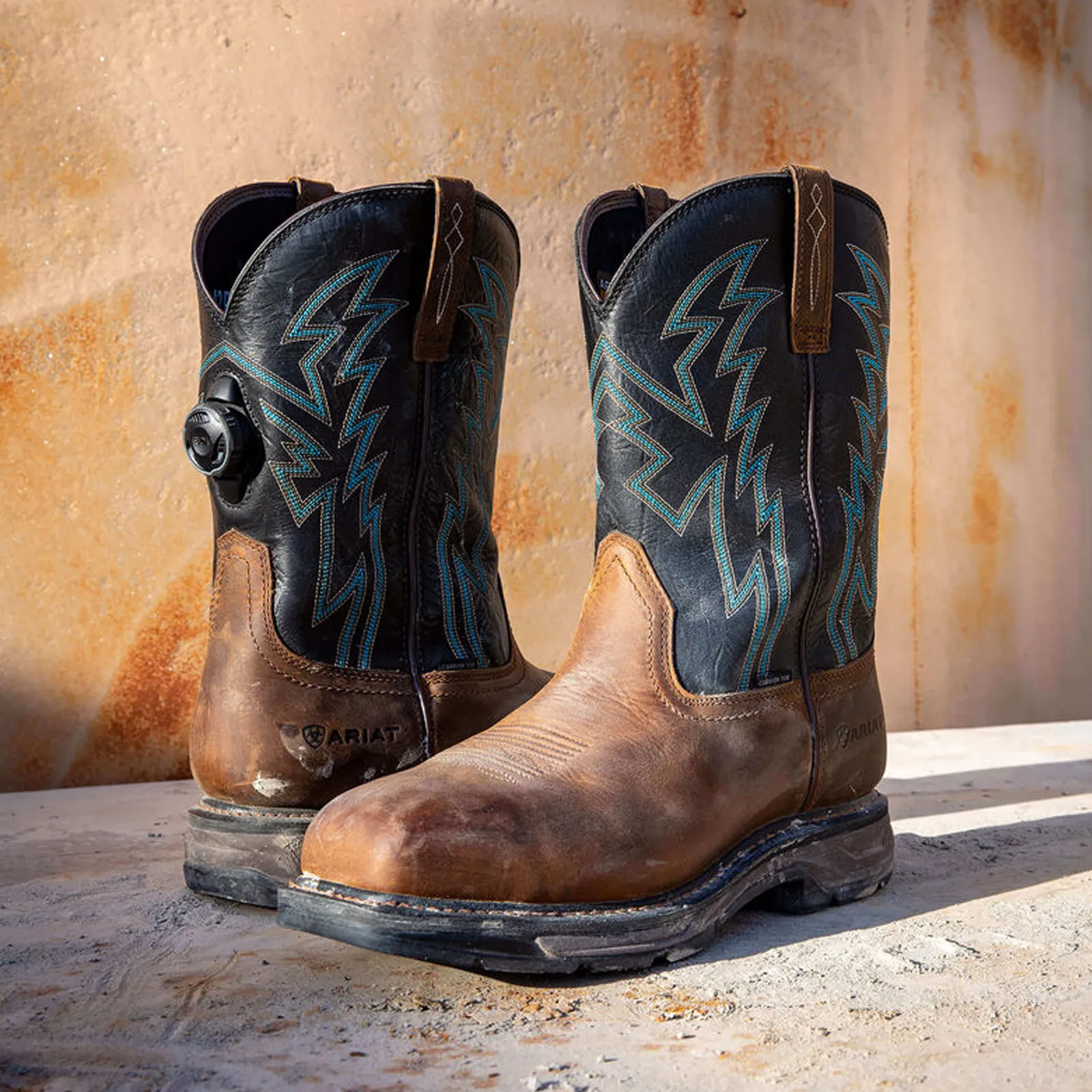 Ariat Workhog XT BOA Carbon Toe Western Work Boot (Men) - Dark Earth/Black Walking Work Boots