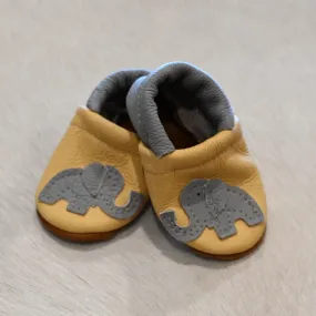 Starry Knight Yellow Elephant Free Slippers
