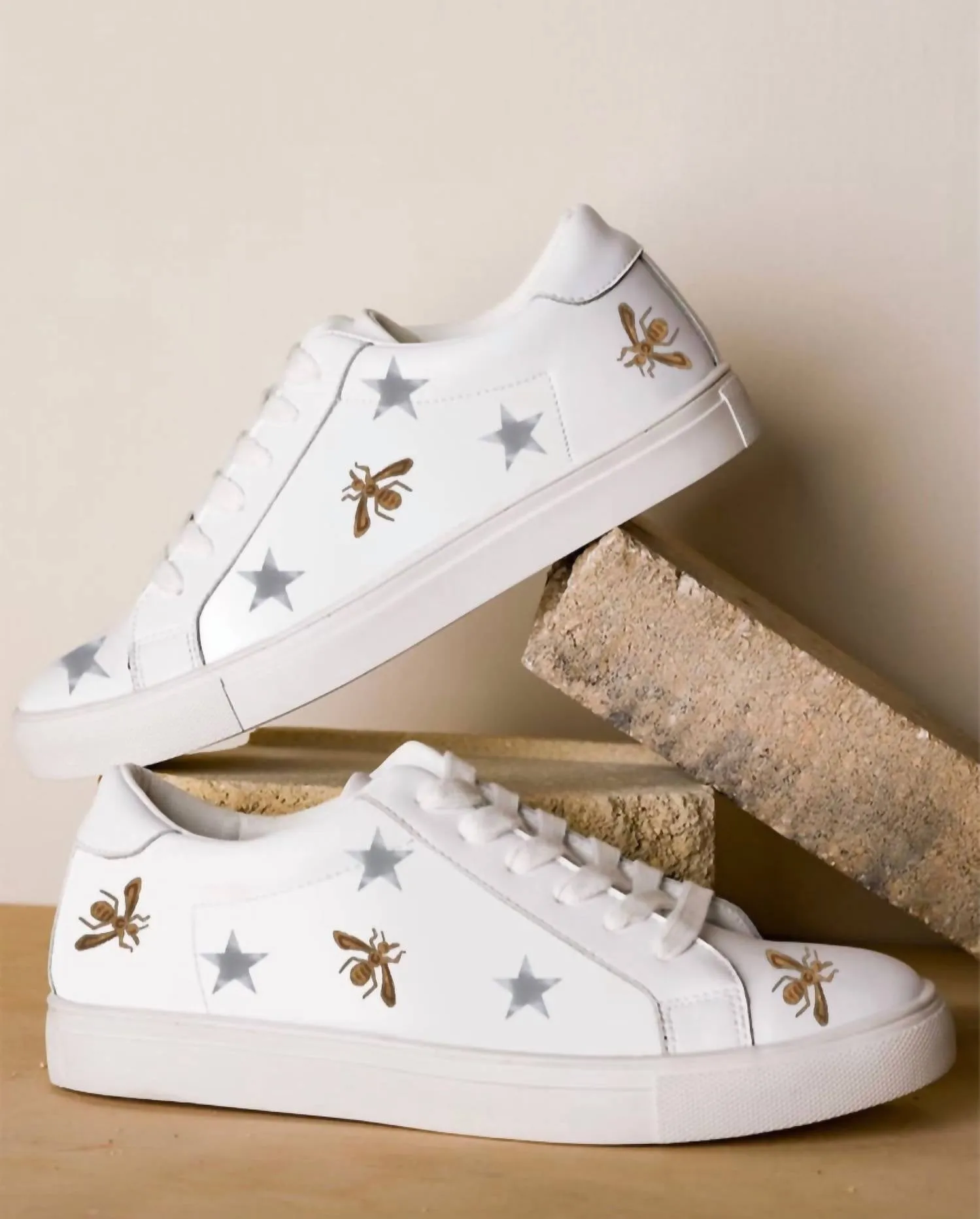 Women's Queen Bee Sneakers Line Dance Sneakers