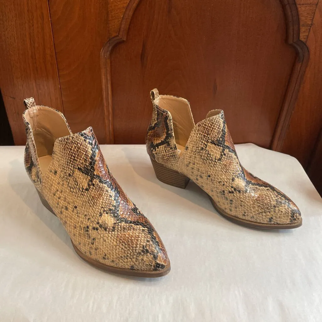 Adidas Nmd R1 Shoe Laundry Snakeskin B outside 8 1/2