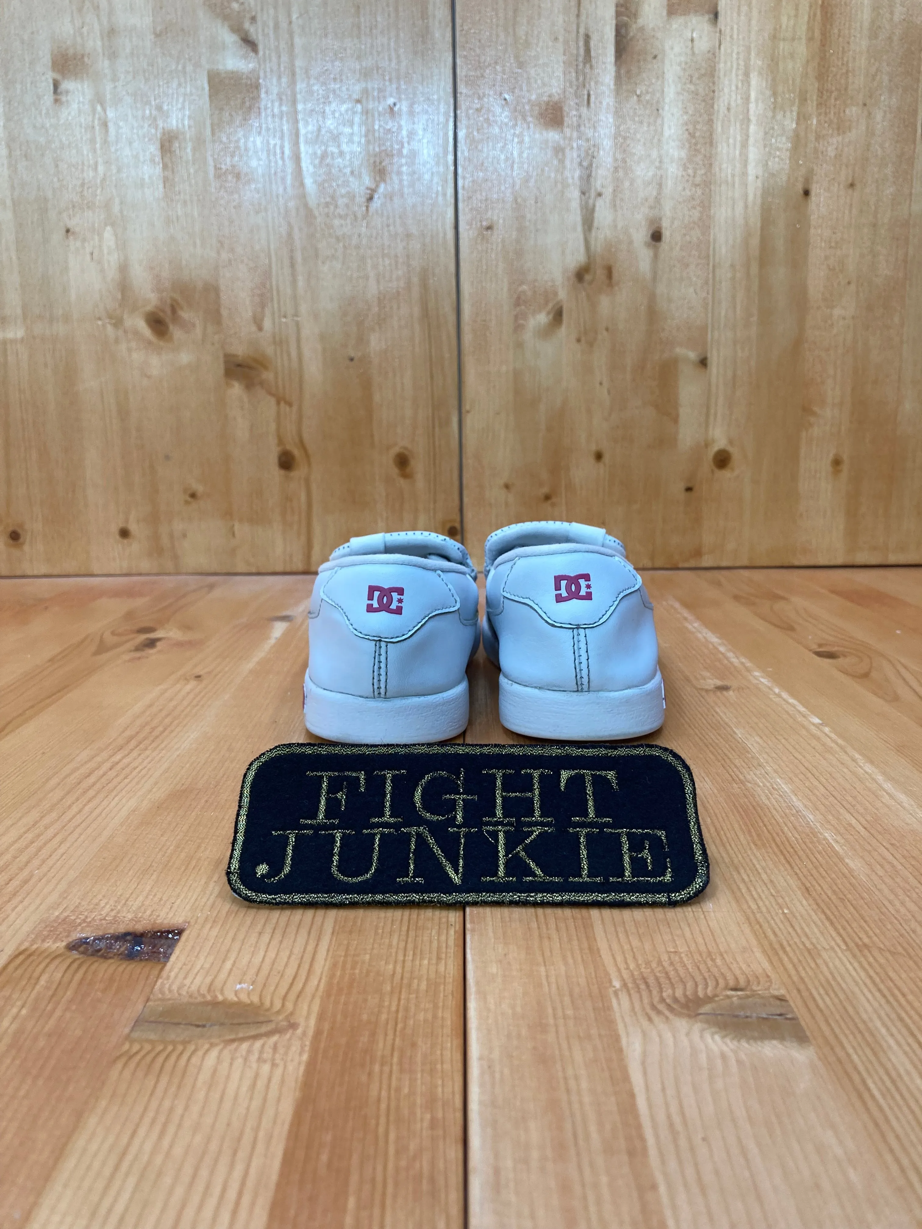 DC VILLAIN Youth Size 5 Casual Slip On Leather Skateboarding Shoes Sneakers White Ballet Slippers Spa