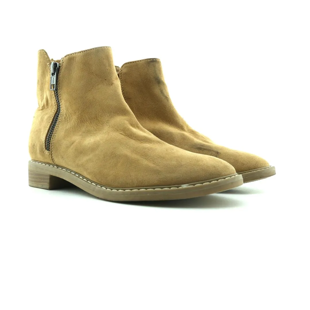 Leather Casual Shoes Australia UNIVERSAL THREAD .