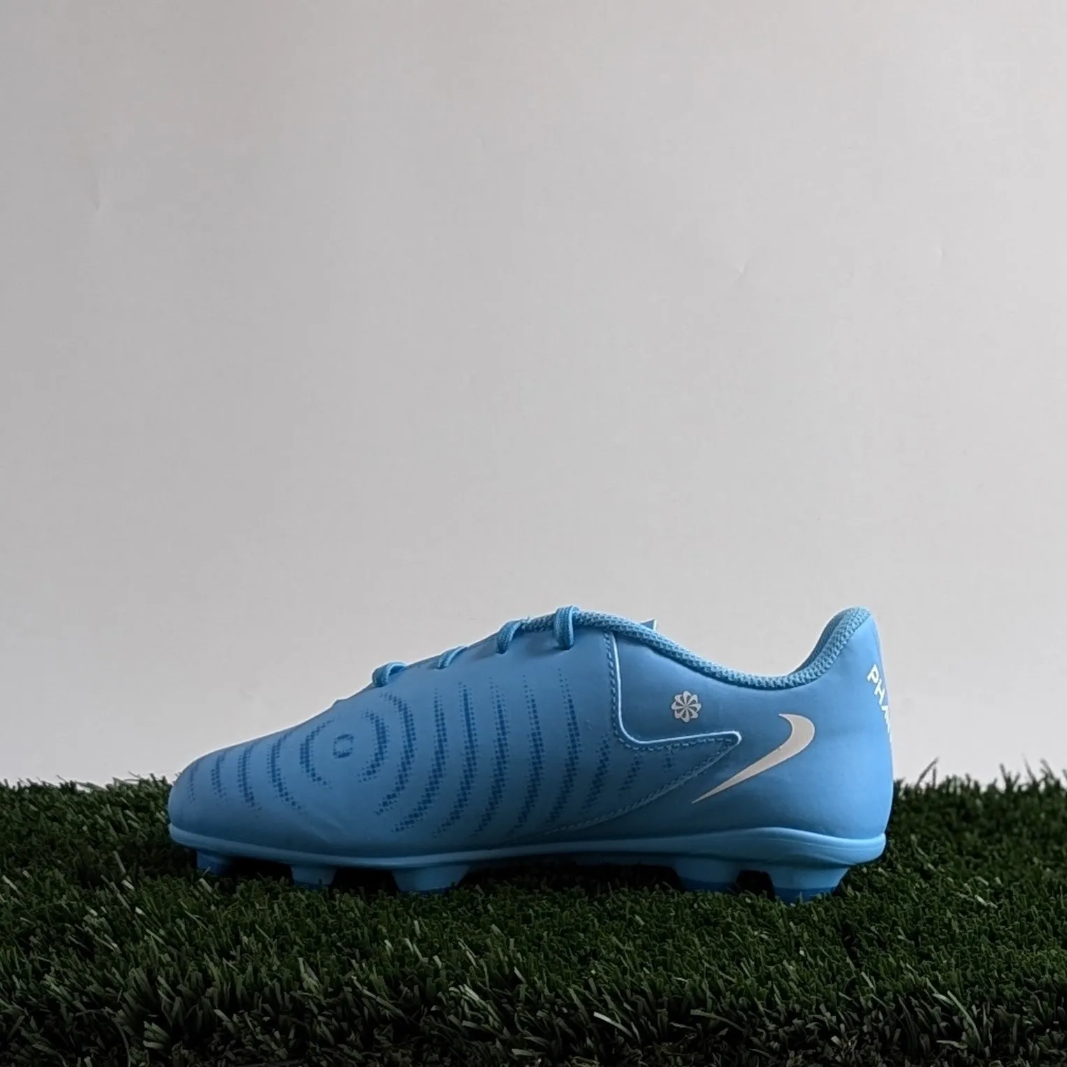 Nike Jr Phantom GX II Club FG/MG - FJ2600-400 Best Soccer Cleats For Wet Grass