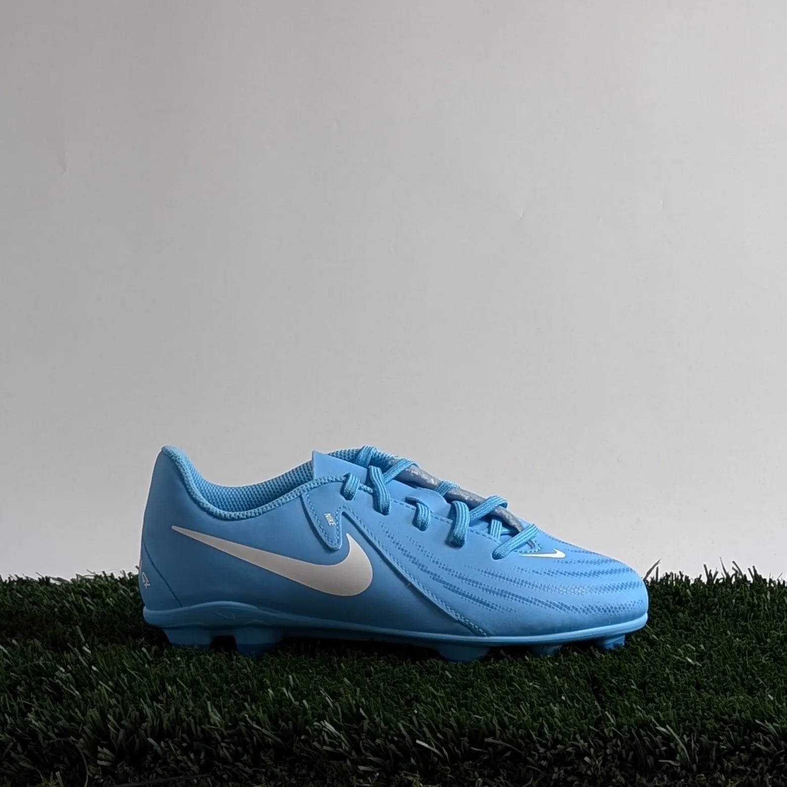 Nike Jr Phantom GX II Club FG/MG - FJ2600-400 Green Soccer Cleats