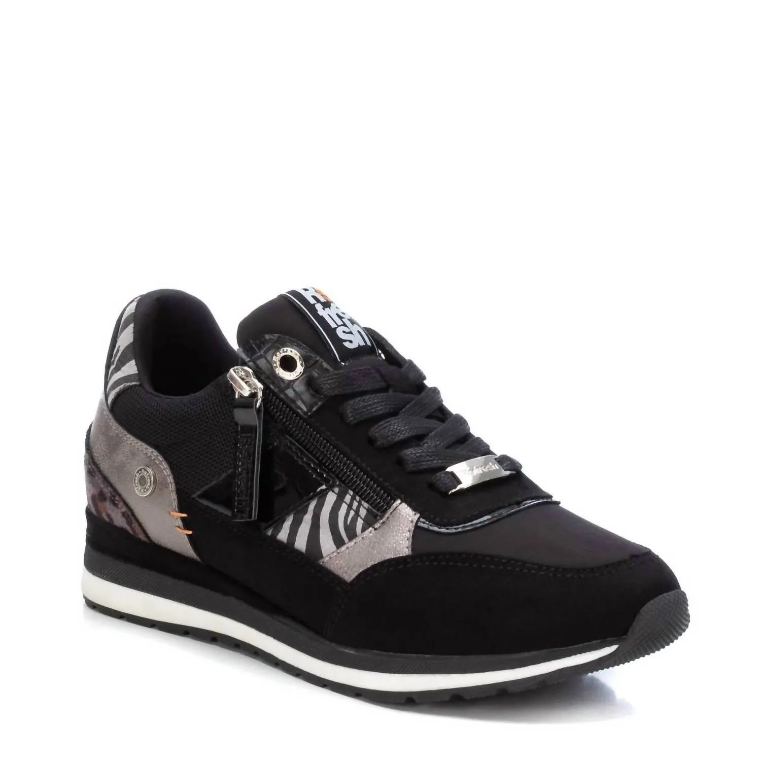 Sneakers With V Logo Xti - Women's Sneakers