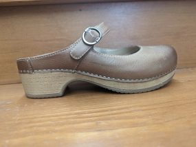 Dansko Bria Tan Arch Cushioning