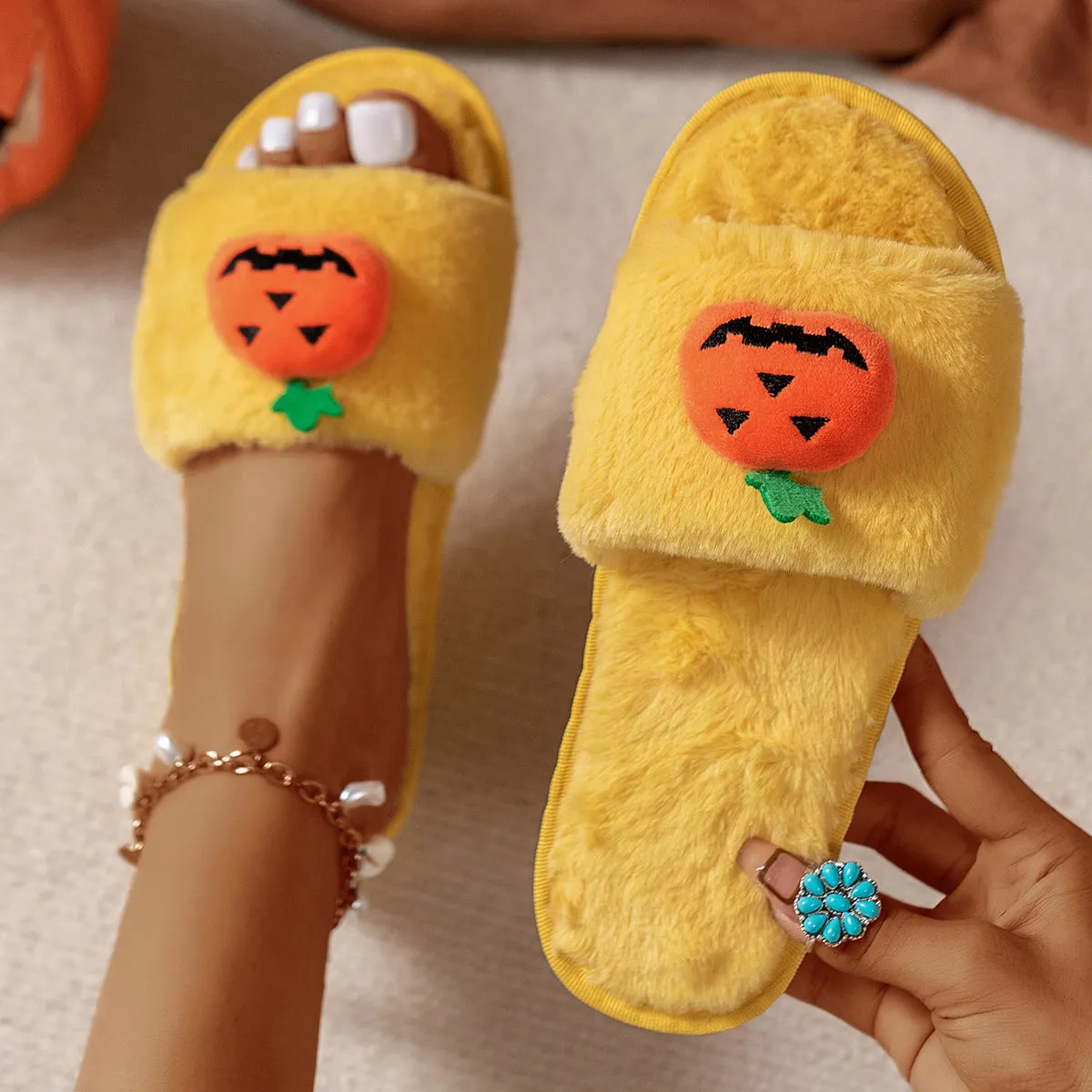 Halloween Cute Pumpkin Plush Slippers Home Indoor Open Toe Shoes Winter Warm Bedroom Slippers For Women Wool Lined Slippers