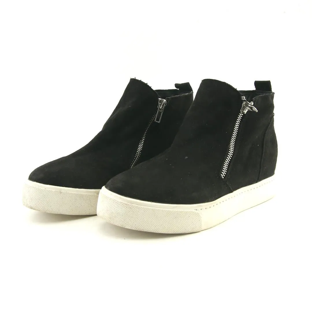 Business Casual Slip Resistant Shoes SODA  .