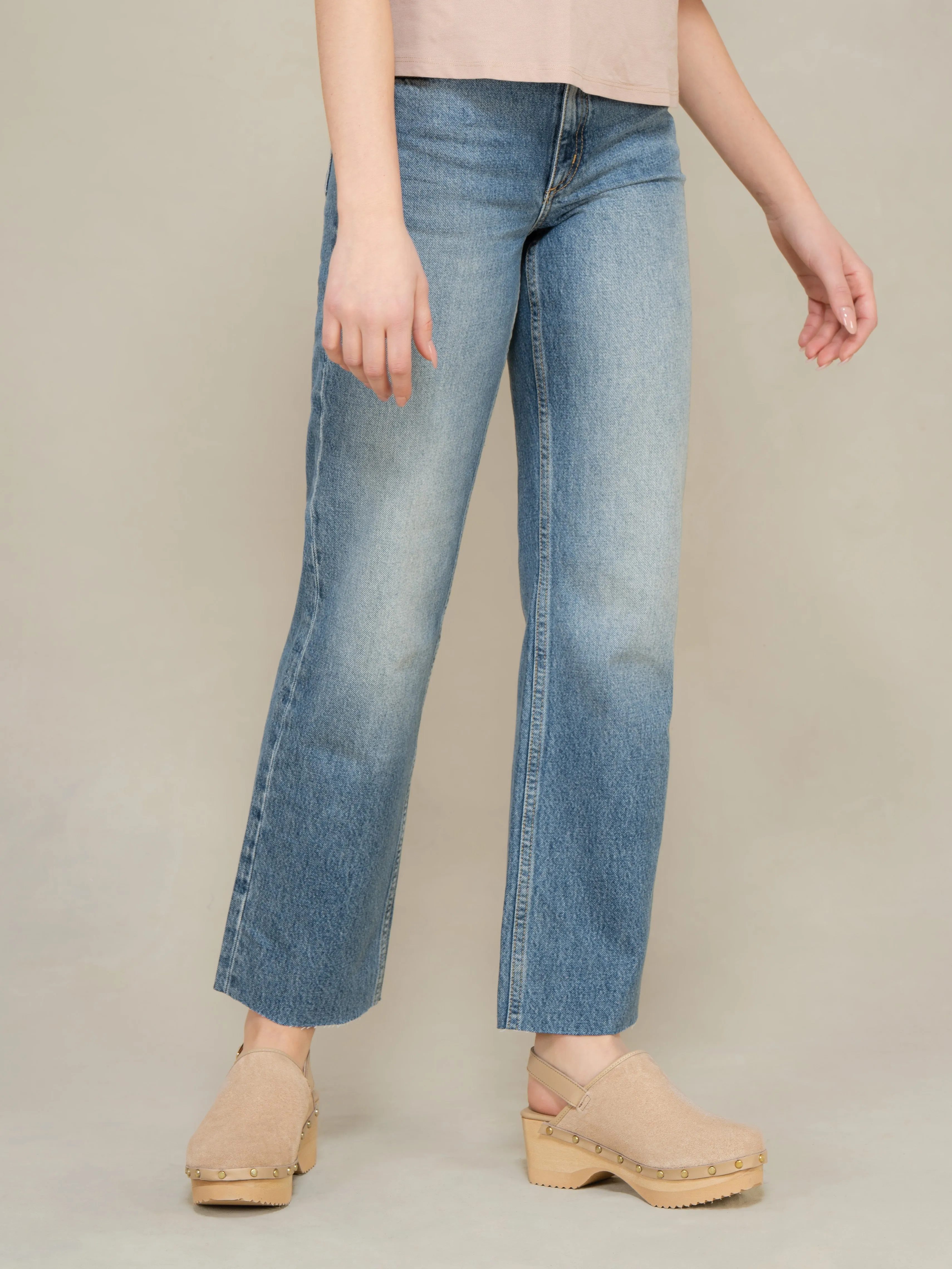 The Greta Backstrap (Sample Sale) Wide Flat Feet Shoes