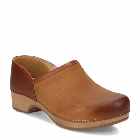 Timeless Shape Soft Sole Feel Women's Dansko, Brenna Clog