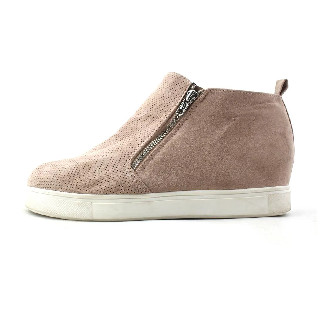 TIME AND TRU MEMORY FOAM Contemporary Casual Shoes