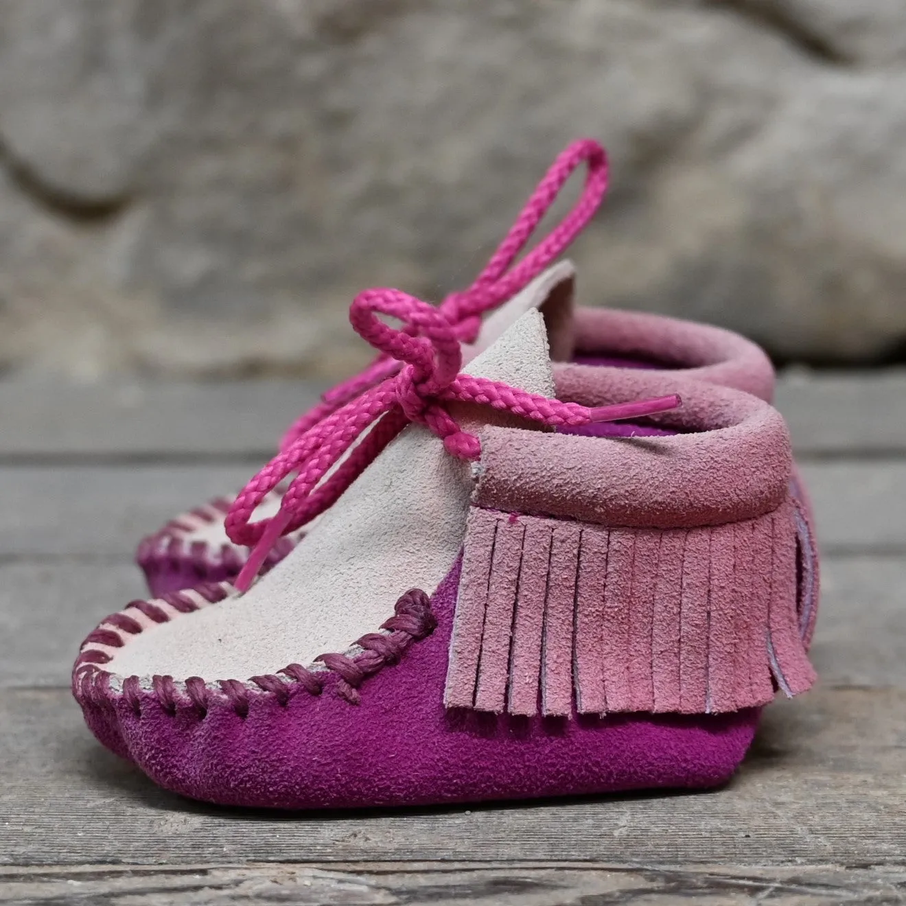 Wapsi "Frills" in Pink and Raspberry W/Fringe Beagle Slippers