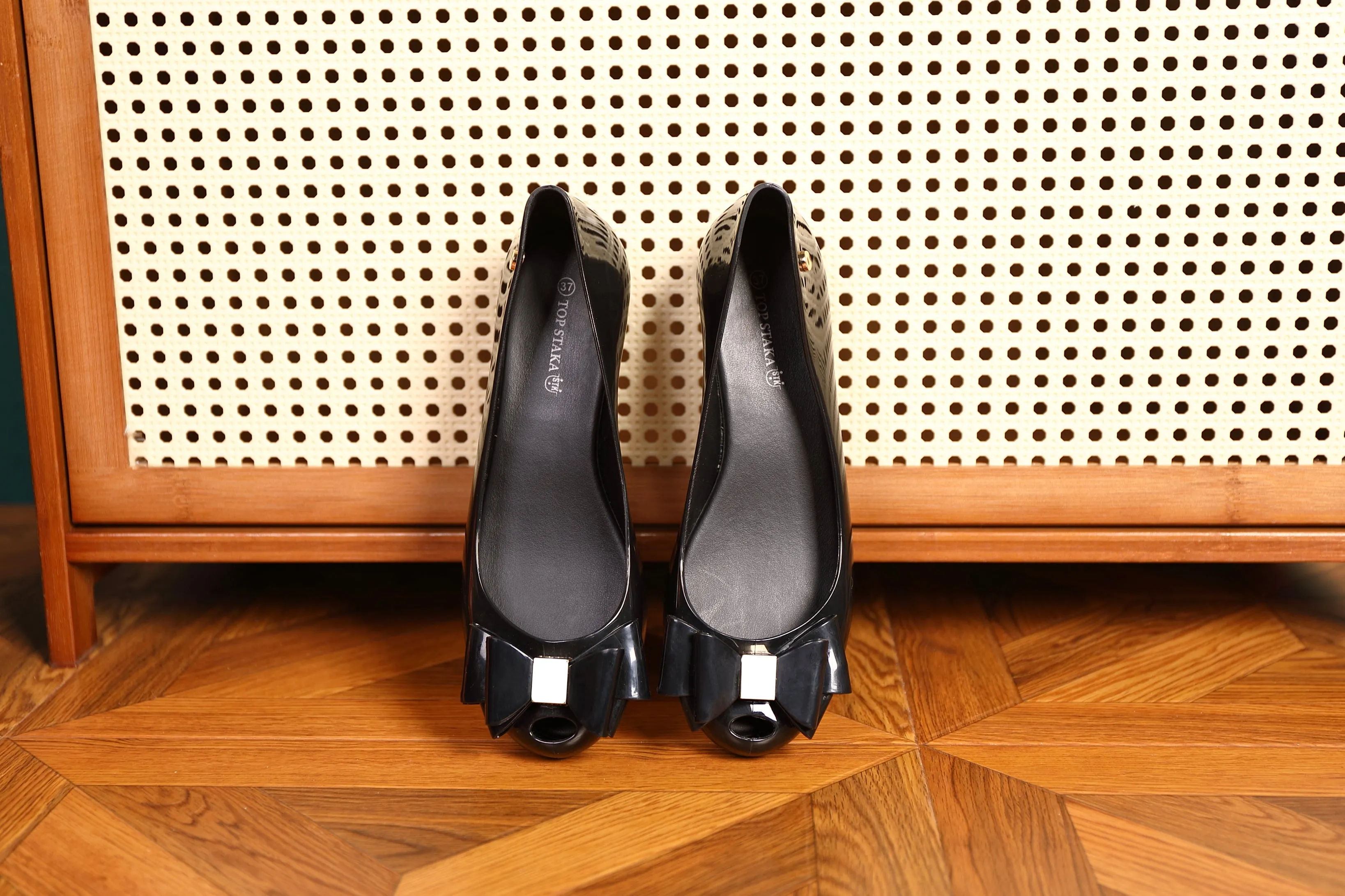 Flat T Bar Shoes Women Flat Jelly Ballet Slip-On Peep Toe Shoes Sandal BG-552 BLACK